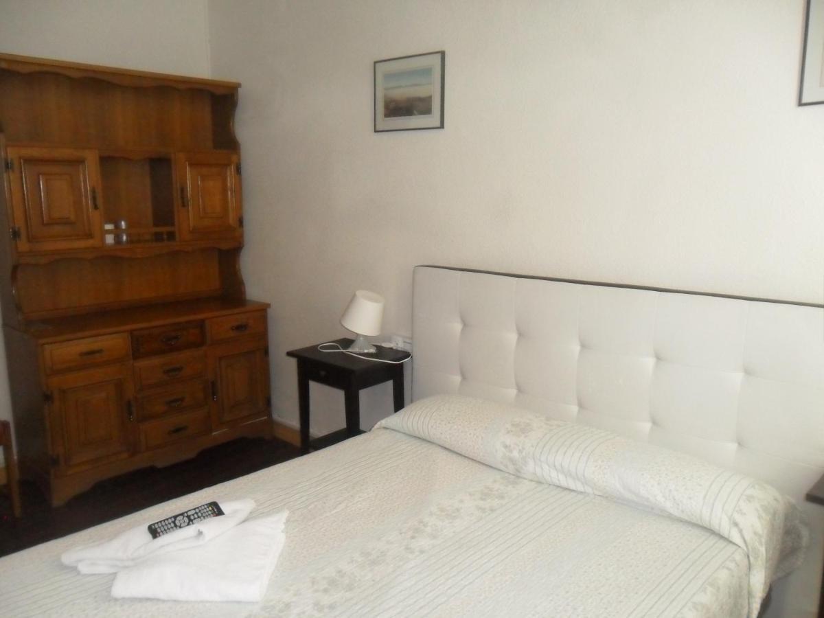 Hostal Porta De Nuria Ribes De Freser Ngoại thất bức ảnh