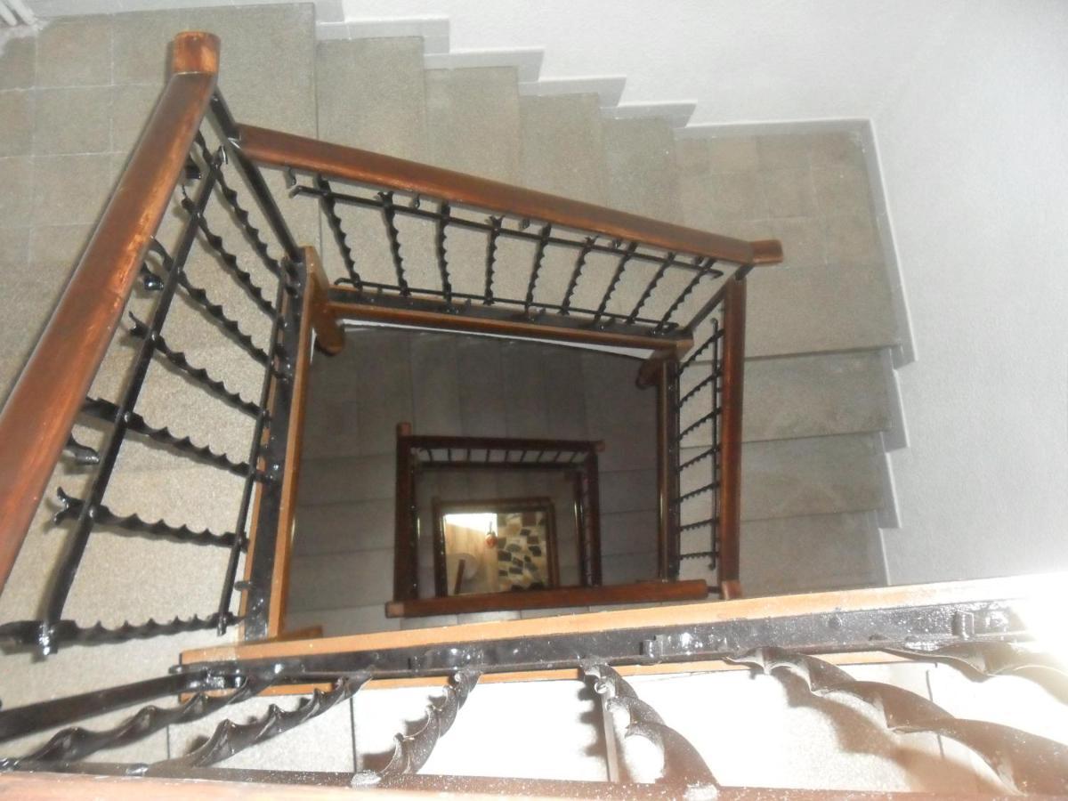 Hostal Porta De Nuria Ribes De Freser Ngoại thất bức ảnh