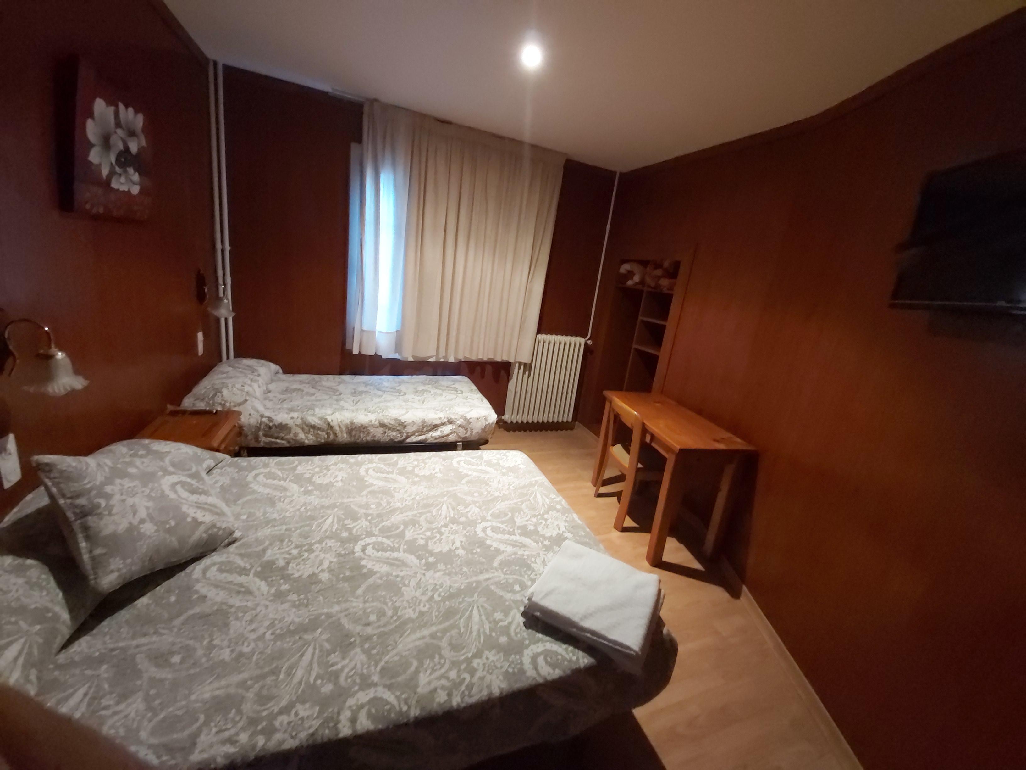 Hostal Porta De Nuria Ribes De Freser Ngoại thất bức ảnh