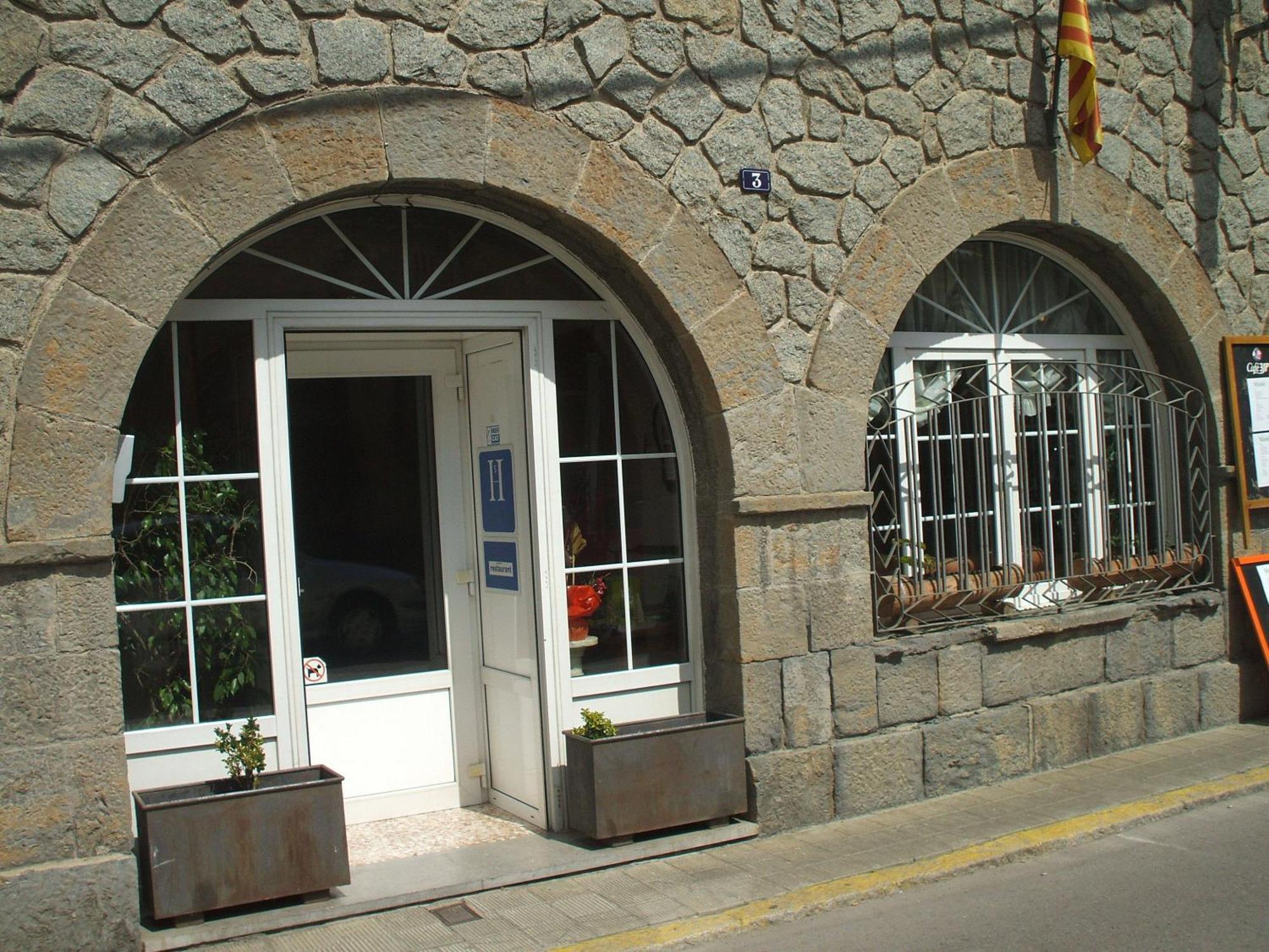 Hostal Porta De Nuria Ribes De Freser Ngoại thất bức ảnh