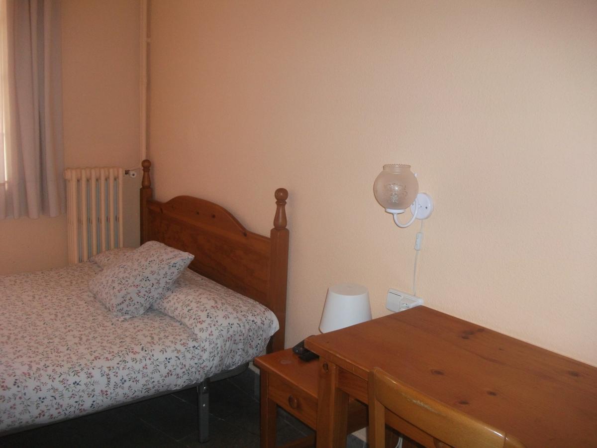 Hostal Porta De Nuria Ribes De Freser Ngoại thất bức ảnh